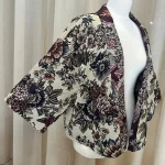 Kimono-jasje met wijde mouwen, zijaanzicht